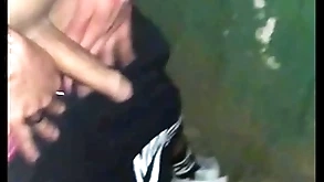 Novinho macho dando de pau duro no ibirapuera