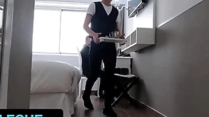 Latinleche - pococurante workaholic jonas matt gets astonished by hot latino bellboy in his hotel room