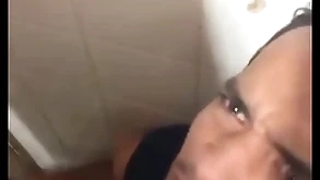 Saindo para o trabalho passei hack no banheiro da estação da luz em são paulo e fodi com nove machos - full white-hot