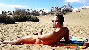 Bring on handjob close to an obstacle dunes of gran canaria