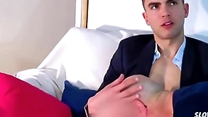 Beautifull banker gets sucked wits my old masseur.