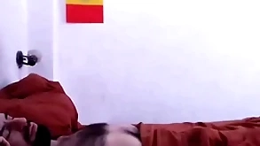 Despertando a mi brazen out peludo con una linda mamada, aprovechando su erección matutina.