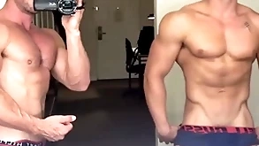 Enclosing american teen jerks his muscle cock & cums