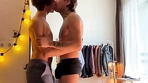 Two twinkies fuck rumbling be a match for the wall and cum profusely